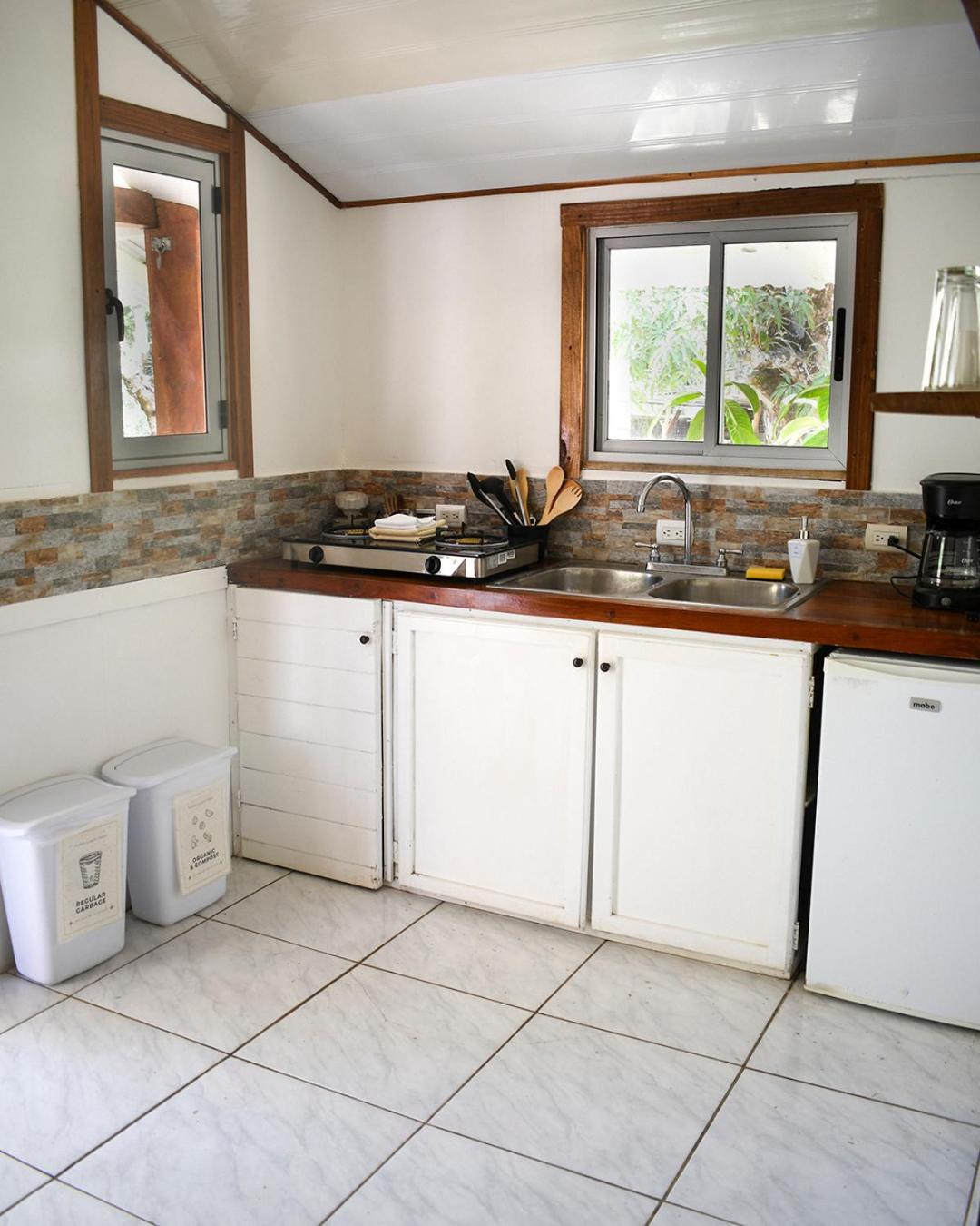 Cuatro Vientos Lodge & Apartments - Mal Pais, Costa Rica Playa Santa Teresa  外观 照片