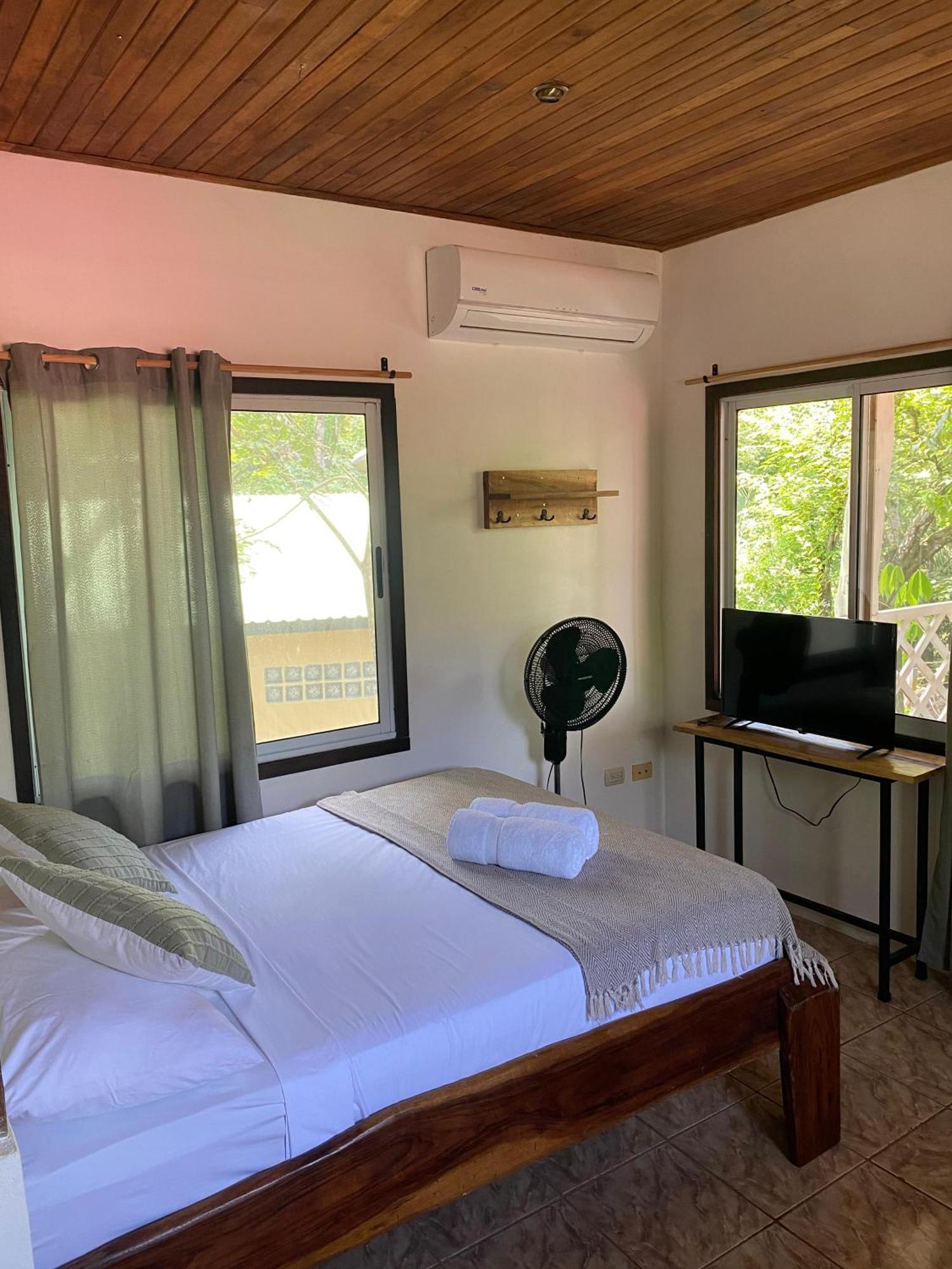 Cuatro Vientos Lodge & Apartments - Mal Pais, Costa Rica Playa Santa Teresa  外观 照片