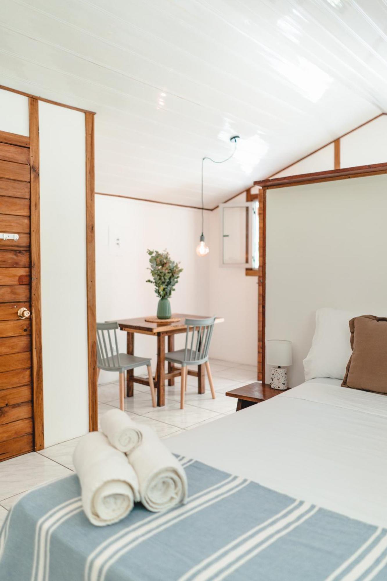 Cuatro Vientos Lodge & Apartments - Mal Pais, Costa Rica Playa Santa Teresa  外观 照片