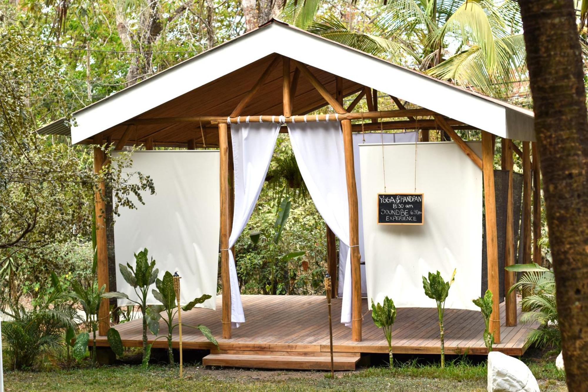 Cuatro Vientos Lodge & Apartments - Mal Pais, Costa Rica Playa Santa Teresa  外观 照片