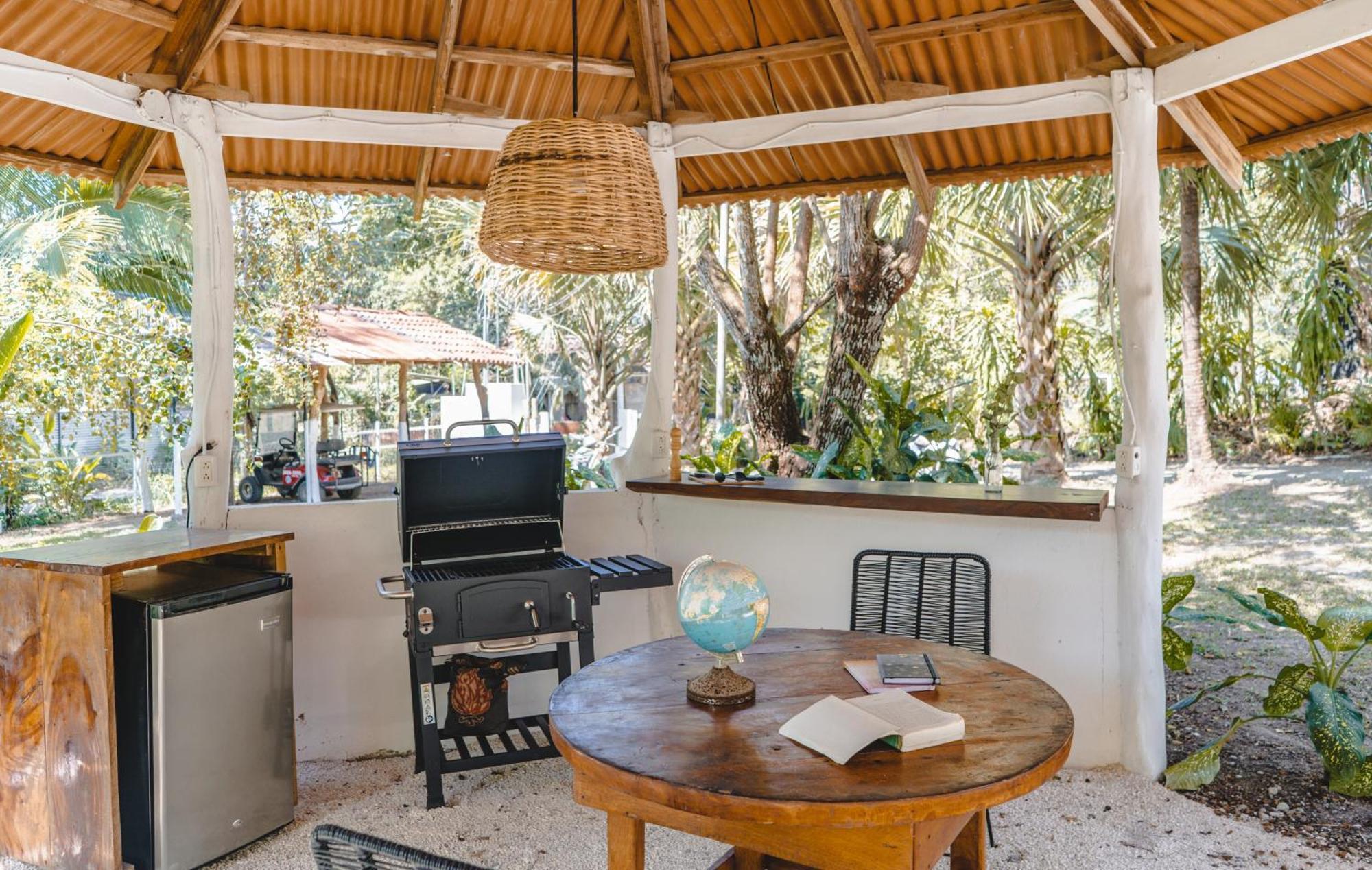 Cuatro Vientos Lodge & Apartments - Mal Pais, Costa Rica Playa Santa Teresa  外观 照片